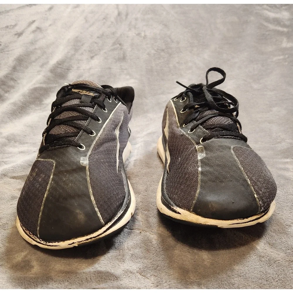 Altra Shoes Mens 11 Black White One 2.5 Running Road Lightweight Zero Drop A1623